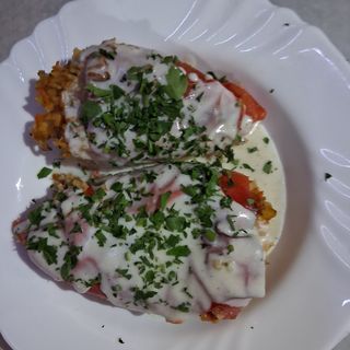 Пълнени чушки с кайма и ориз сос бешамел (ОБ)