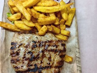 Татарско кюфте с г-ра пържени картофи (ОБ)