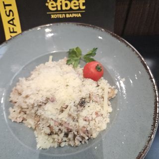 Ризото с гъби и бекон ( 400 гр)