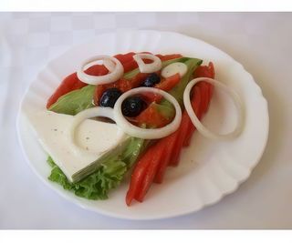 В4. Мешена салата (300г)