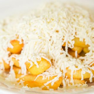 Пържени картофи със сирене