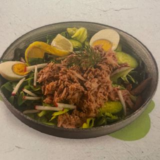 Салата риба тон