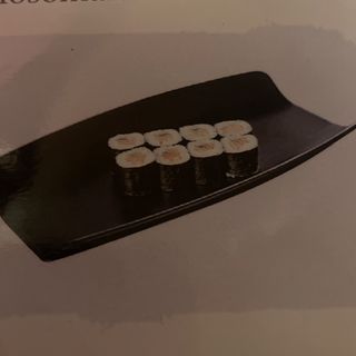 30.Хосомаки сьомга и краставица