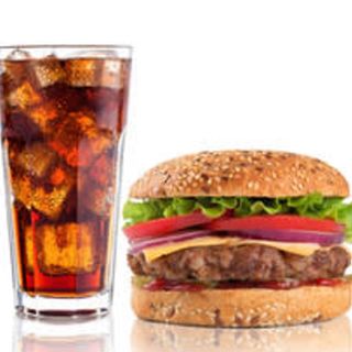 Арабска питка бекон и кашкавал +Кока Кола (500мл)