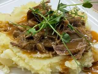 Обезкостен свински джолан (300г)