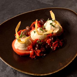 1 Белени домати с мус от сирена