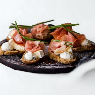 1 Брускети с прошуто (8бр)