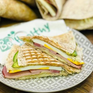 Рап с авокадо и яйце  230 гр.