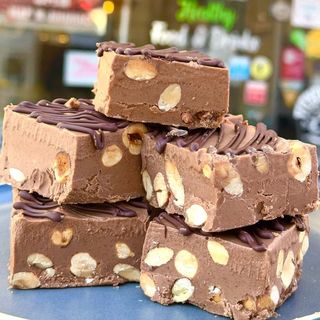 Кето Фъдж с бадеми и лешници  70 гр.