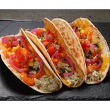 3 бр. такоси с Дърпано Пилешко,плюс картофки, сос и Coca-Cola напитка