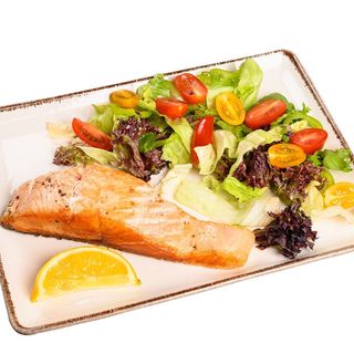 СЬОМГА ФИЛЕ  С ХРУПКАВА КОЖИЧКА НА ТИГАН  (300г)