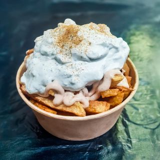 Пържени картофи с чедър сос