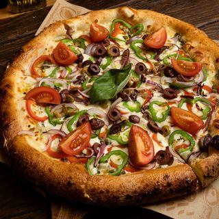 Пица със зеленчуци (450гр.)