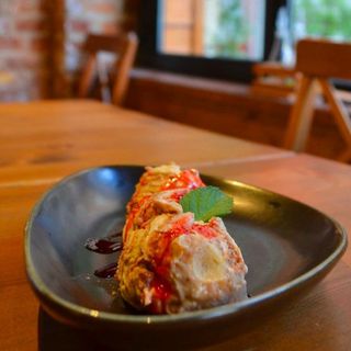 Бисквитена торта с ягоди (200гр.)