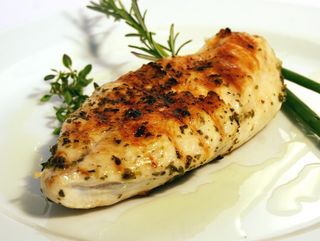 ПИЛЕШКА НАДЕНИЦА +100ГРДОМАШНА ЛЮТЕНИЦА ,200ГР ПЪРЖЕНИ КАРТОФИ +СРЪБСКА ПИТКА