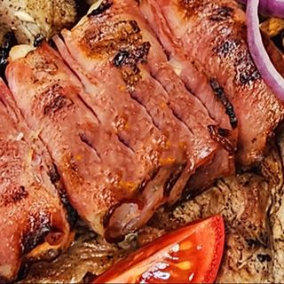 Рулца от пилешко филе в бекон (2бр)           