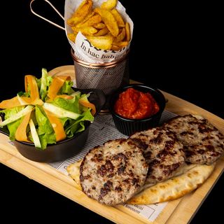 Сочни свински кюфтенца от свинско месо (450г)