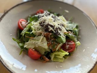 Свежа салата с патешки филенца (350г)