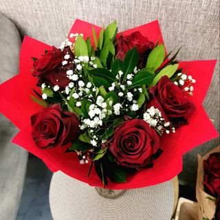 Букет от 5 червени рози