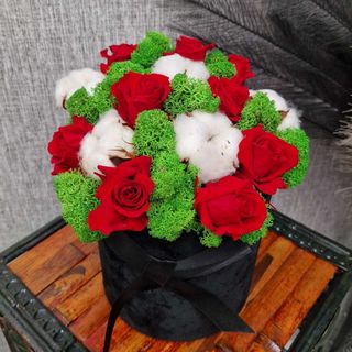 Кутия с Вечни рози "ЗАЕДНО"