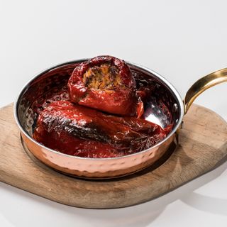 Постни пълнени червени чушки (380г)