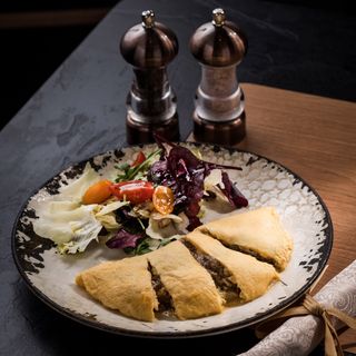 Омлет с дърпано телешко месо (320г)