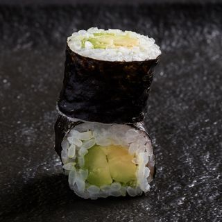 Хосомаки авокадо (100гр) 8бр