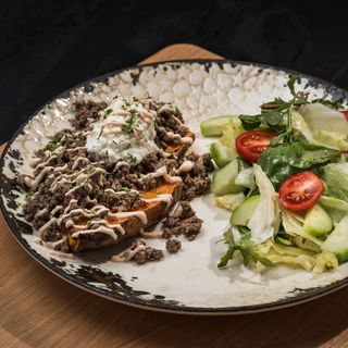 Печен батат с конска кайма (550г)
