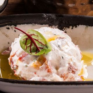 Печени чушки със сръбски каймак и магданоз (150г)