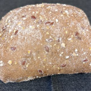 Пълнозърнесто хлебче 70 гр