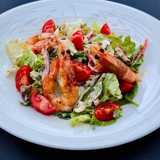 Листна салата с печени скариди