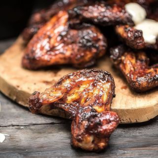 Пилешка крилца на скара