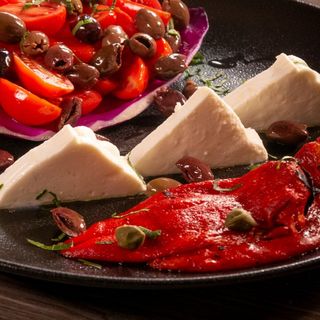 Салата с биволско сирене (400г)