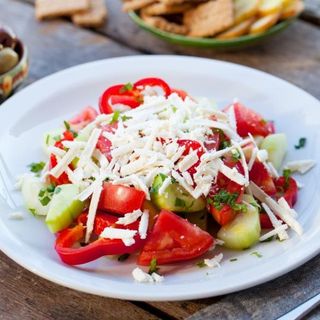 Овчарска салата с хамон (400г)