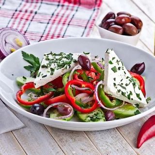 Гръцка салата с фета сирене