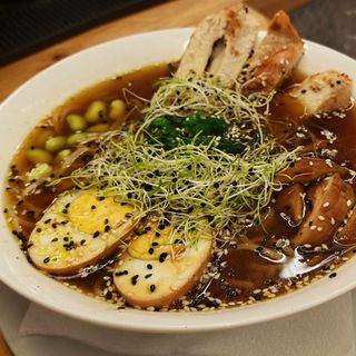 Рамен с Пилешко филе -600гр.