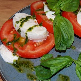 Капрезе с Биволска моцарела