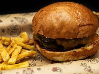 Класически Чийзбургер (380г)