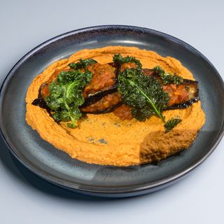 Пържен патладжан с доматен сос и леща / Fried eggplant with tomato lentil sauce