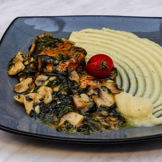 NEW Крехко пилешко филе със спанак и гъби (450 г)