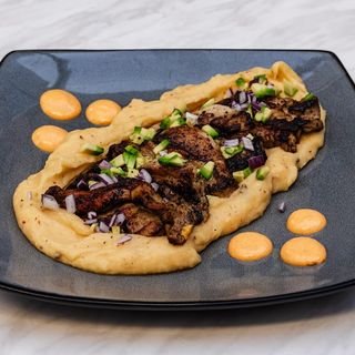 NEW Свински гърдички с пикантен картофен мус  (450 г) 