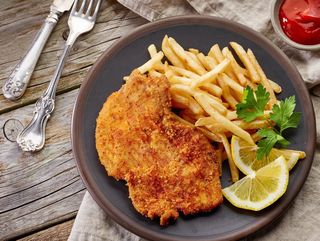 Хрупкав пилешки шницел