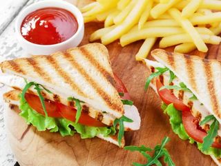 Клуб сандвич с пиле