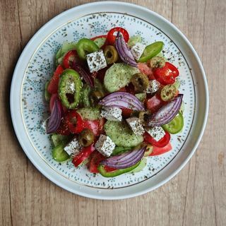 Гръцка салата с пиле