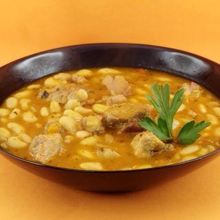 Свинско с боб (400г)