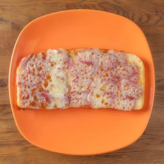 Принцеса с луканка и кашкавал