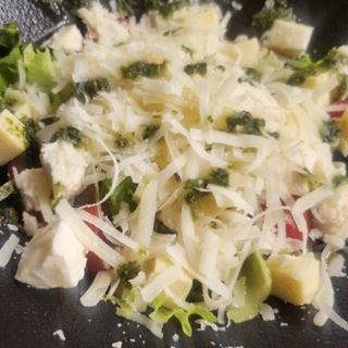 Салата формаджи (320г)