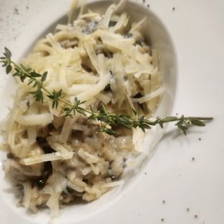 Ризото с пилешко филе и гъби (400г)