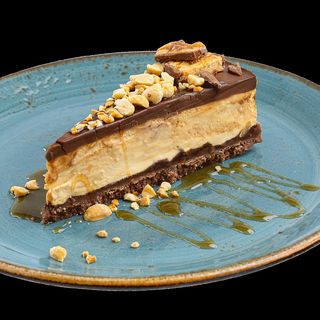 Торта Сникърс (200гр)