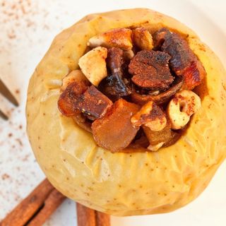 Пълнена печена ябълка  (200г)